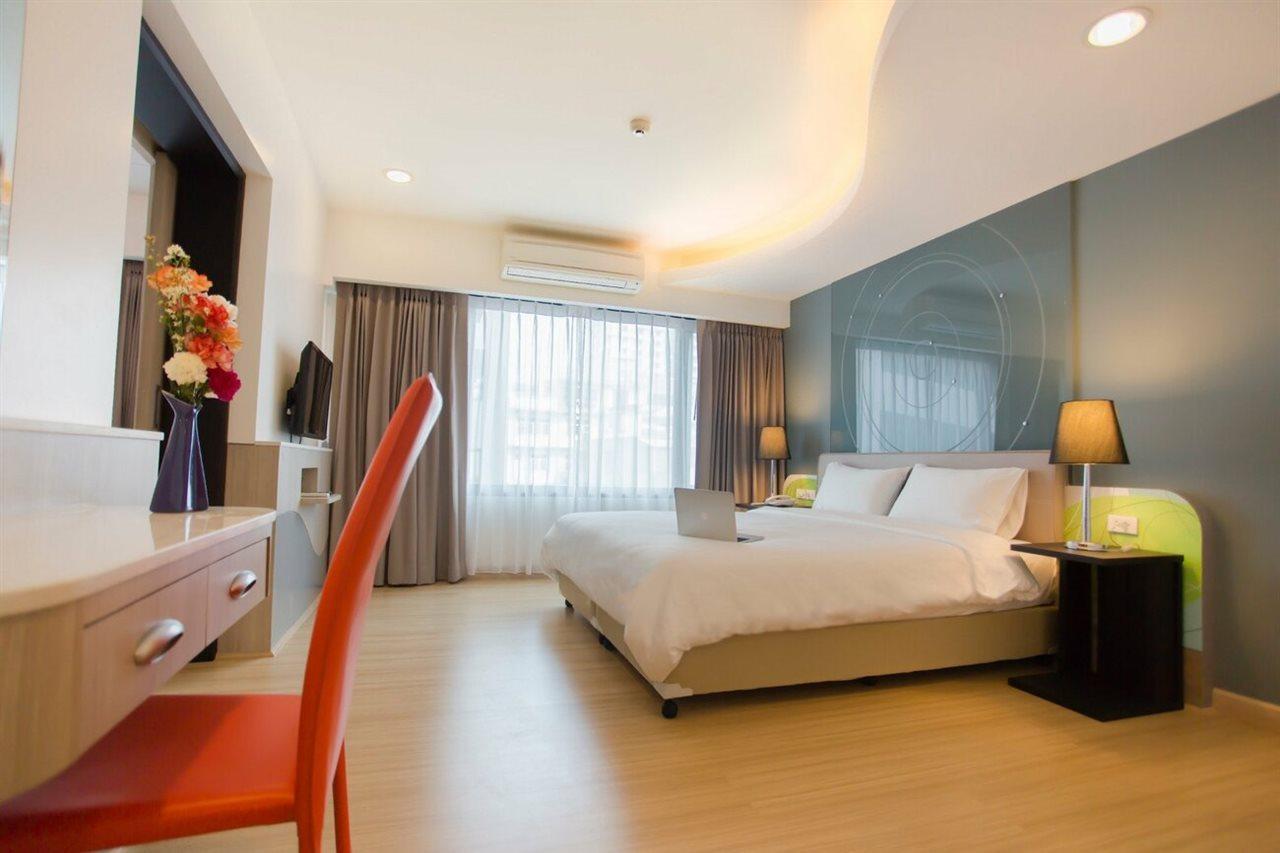 Grand Tower Inn Sathorn Hotel Bangkok Esterno foto