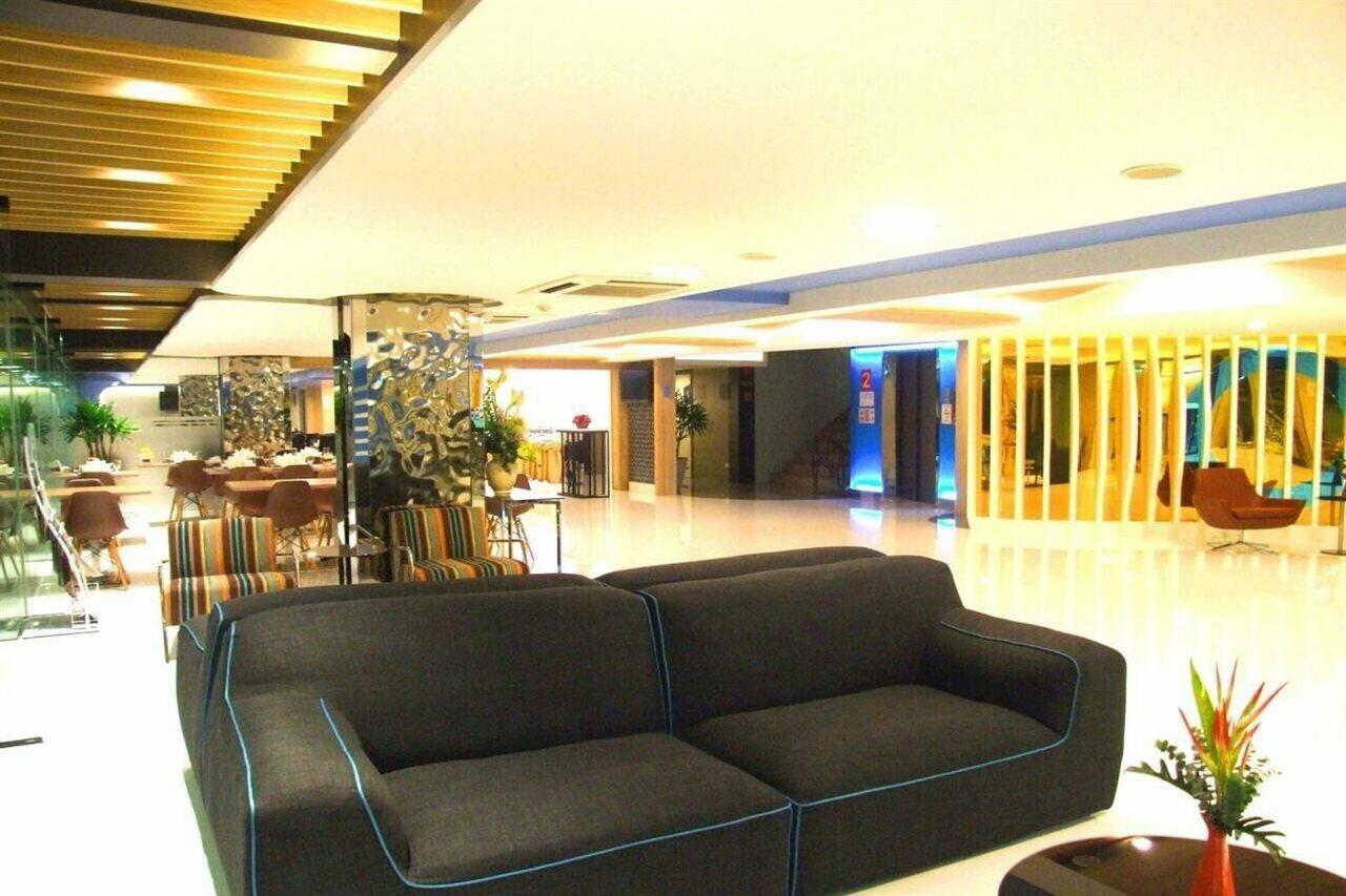 Grand Tower Inn Sathorn Hotel Bangkok Esterno foto