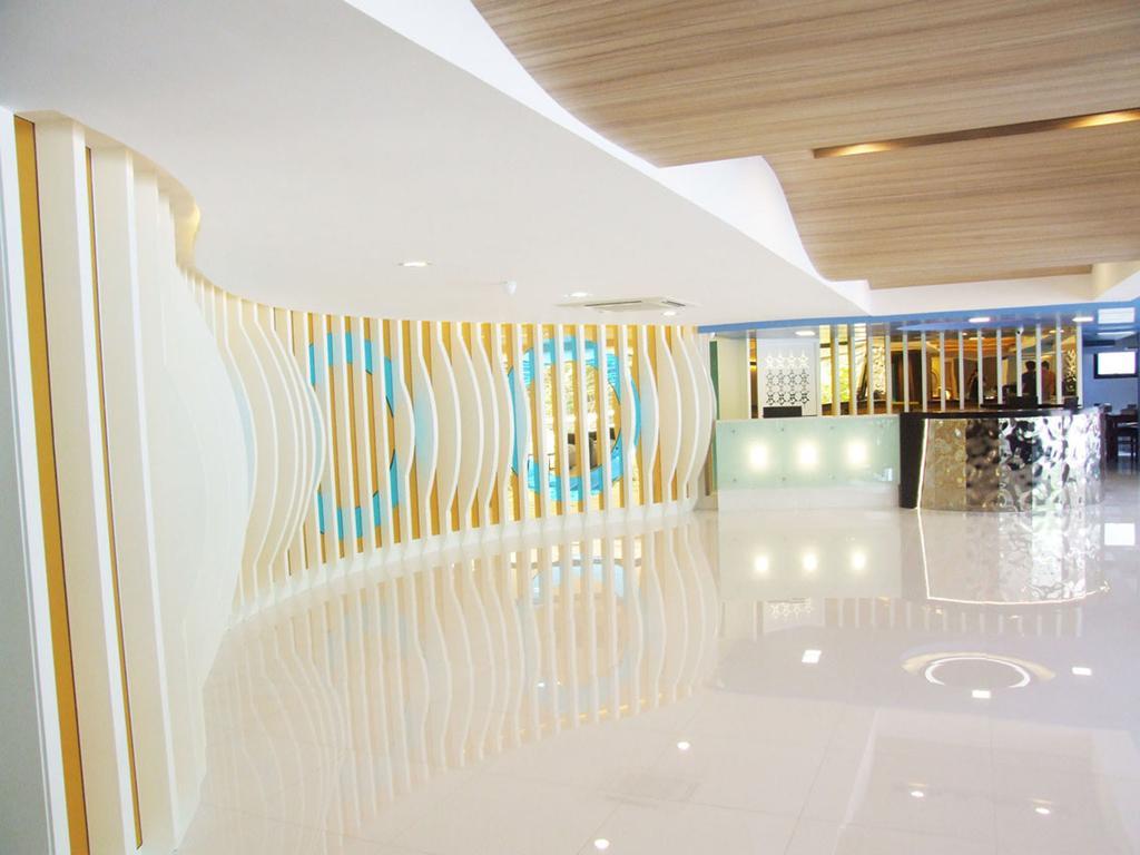 Grand Tower Inn Sathorn Hotel Bangkok Esterno foto