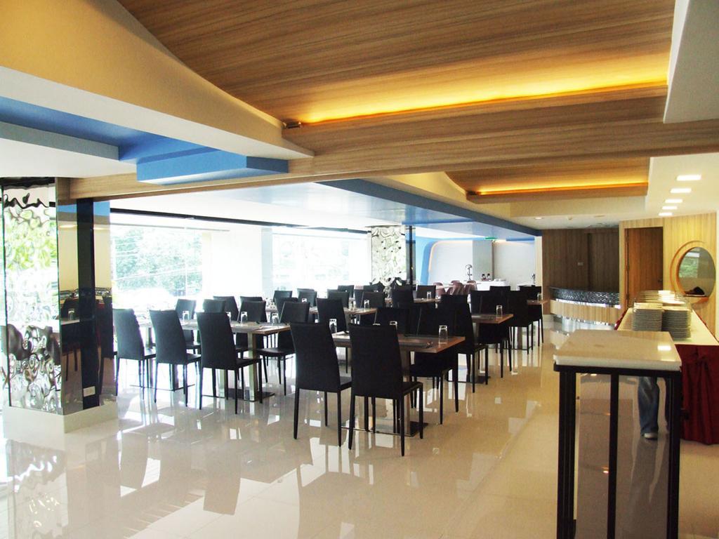 Grand Tower Inn Sathorn Hotel Bangkok Esterno foto
