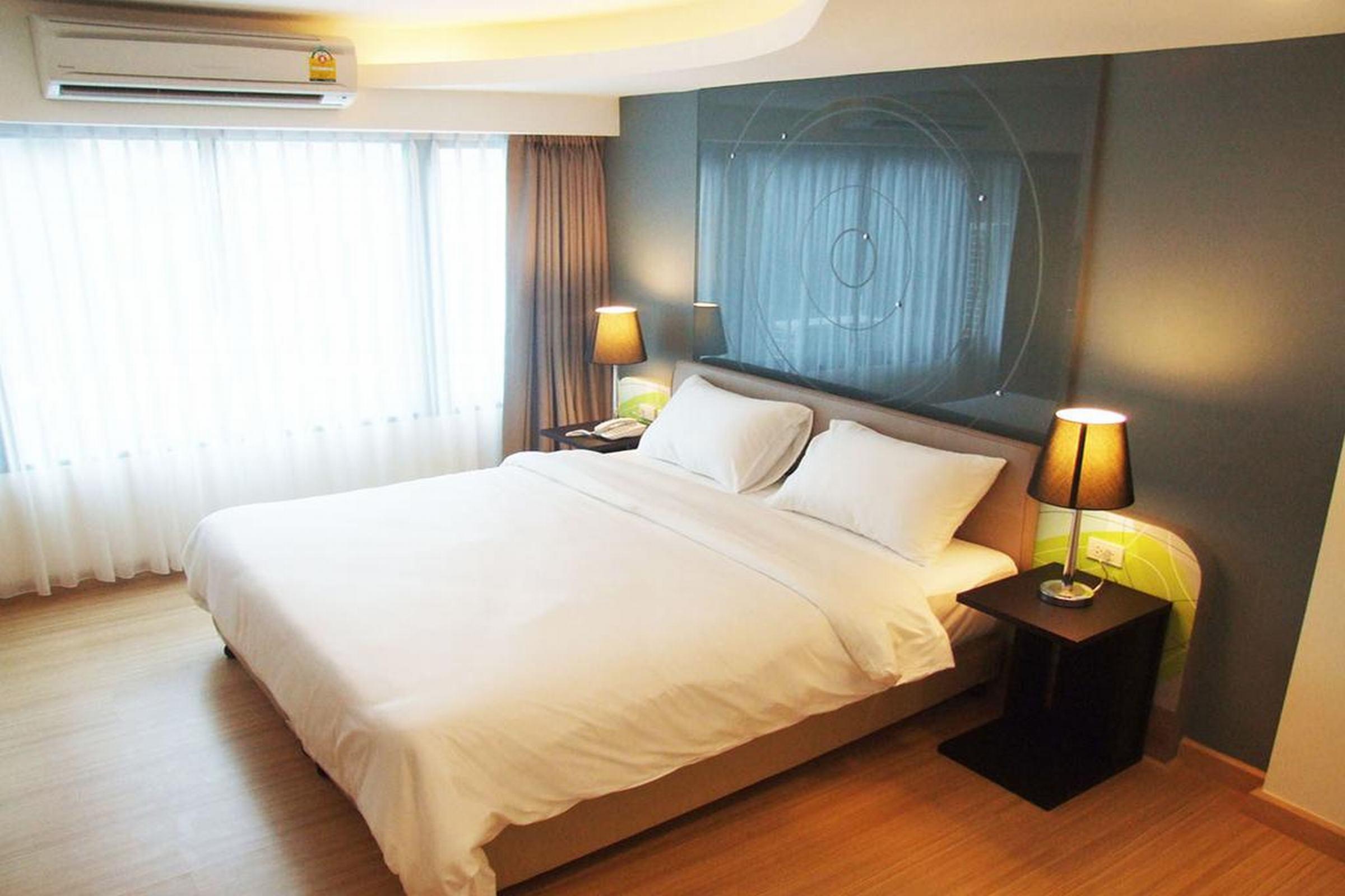 Grand Tower Inn Sathorn Hotel Bangkok Esterno foto