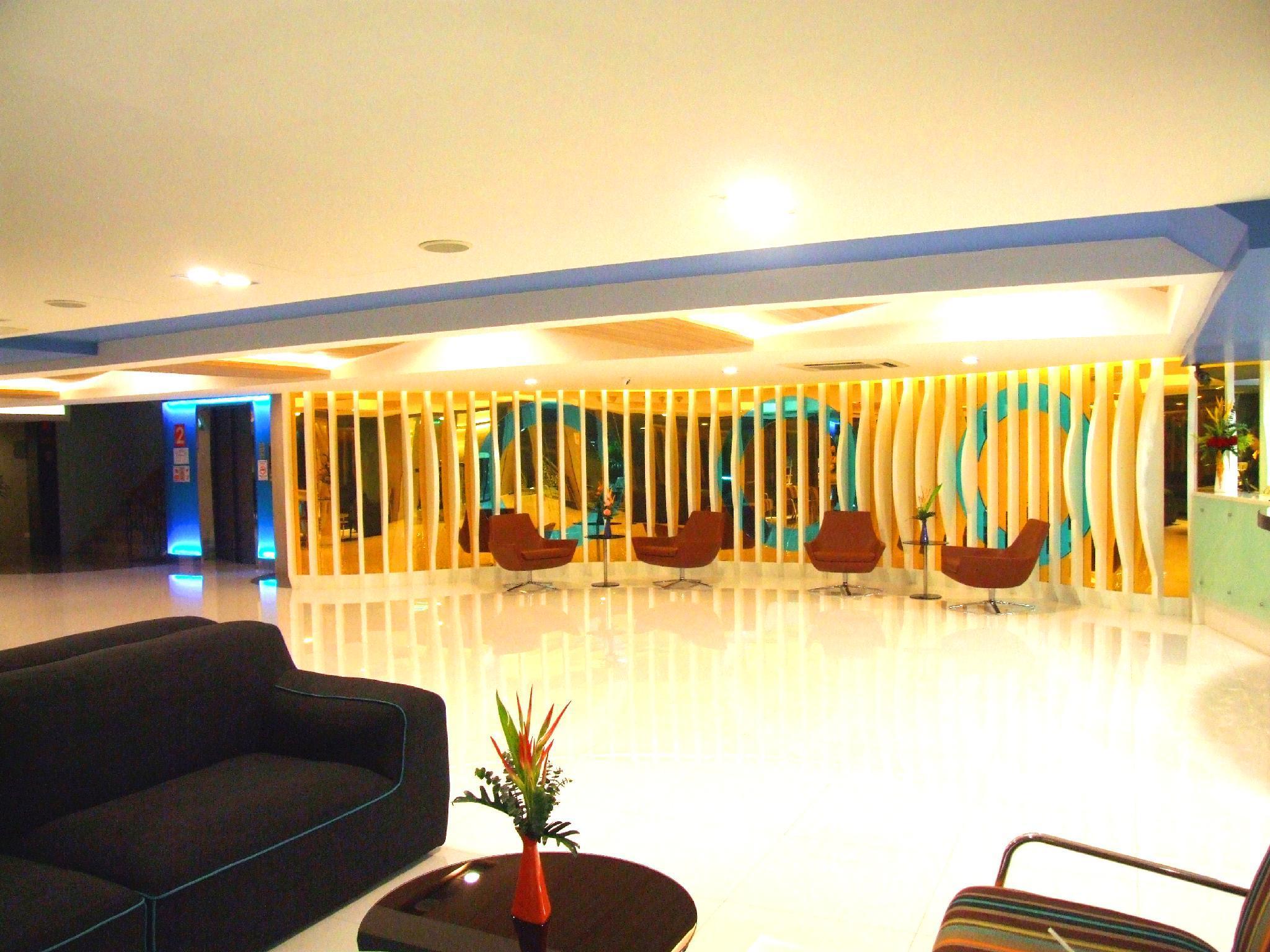 Grand Tower Inn Sathorn Hotel Bangkok Esterno foto