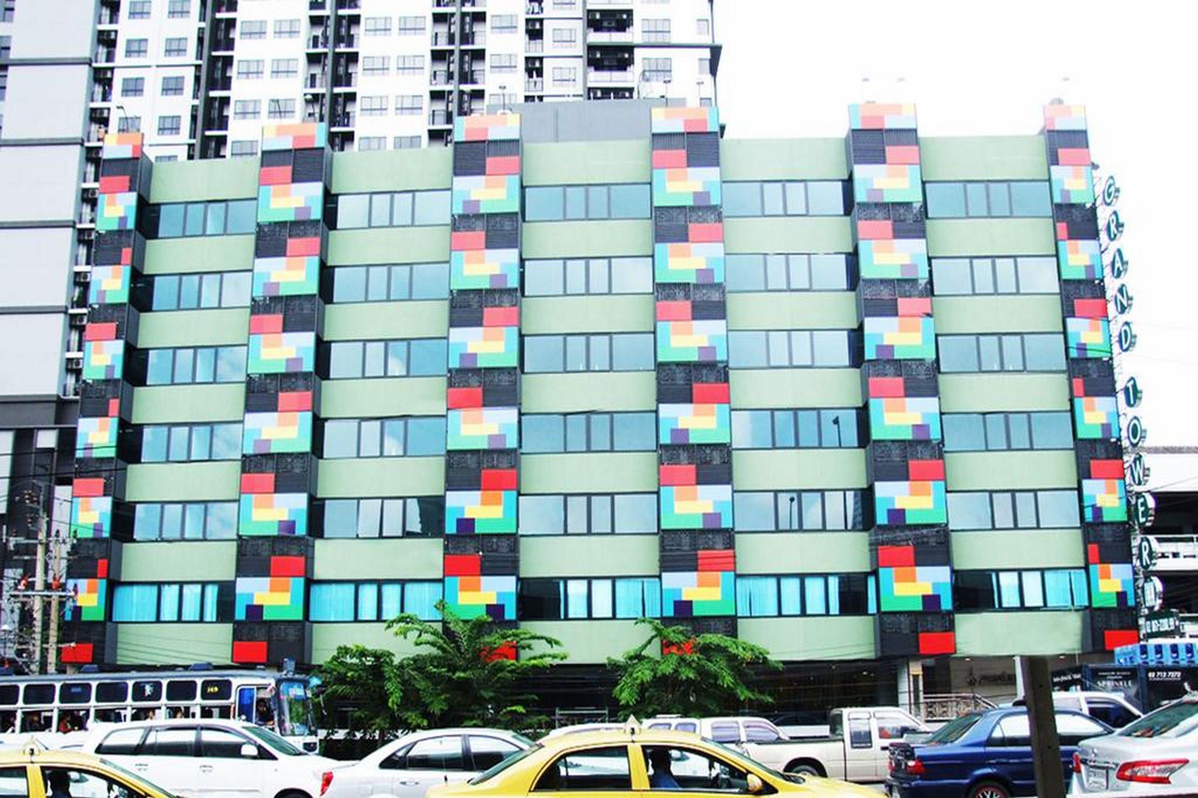 Grand Tower Inn Sathorn Hotel Bangkok Esterno foto