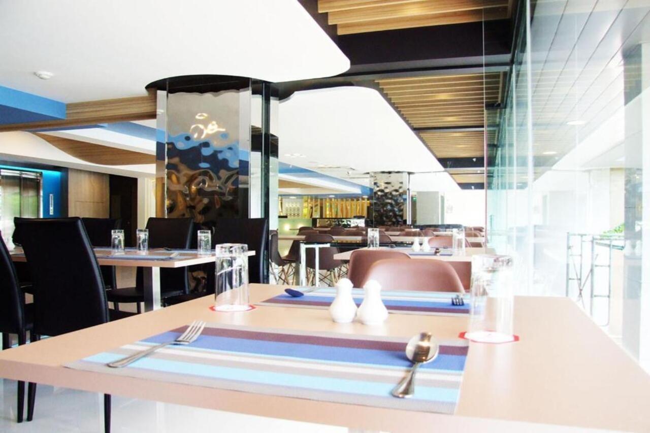 Grand Tower Inn Sathorn Hotel Bangkok Esterno foto