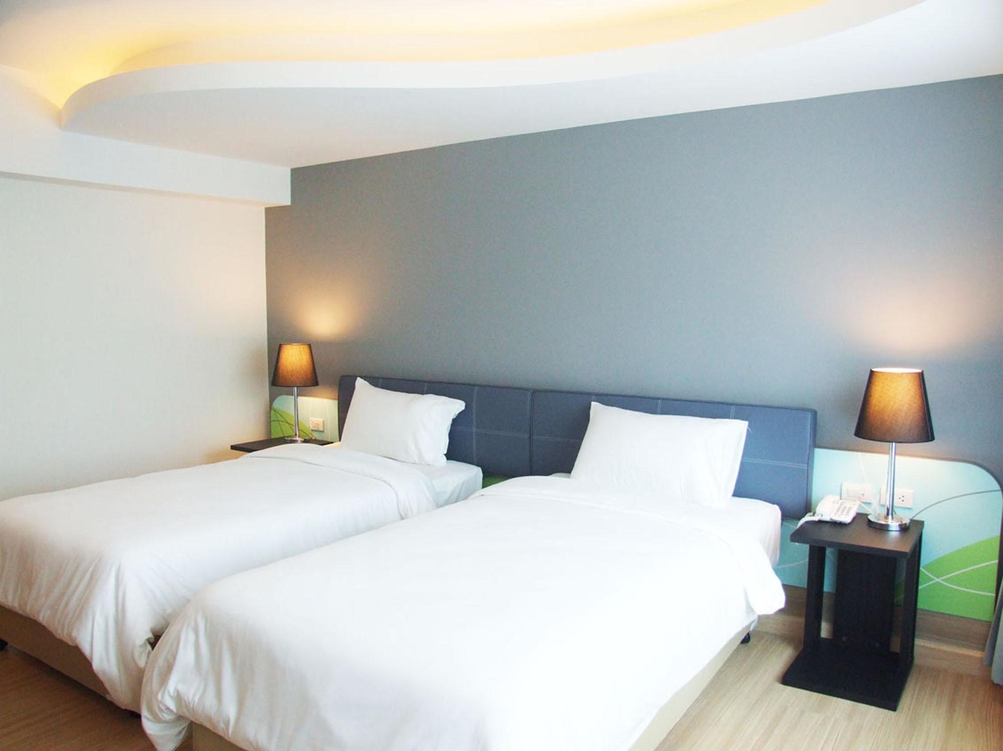 Grand Tower Inn Sathorn Hotel Bangkok Esterno foto