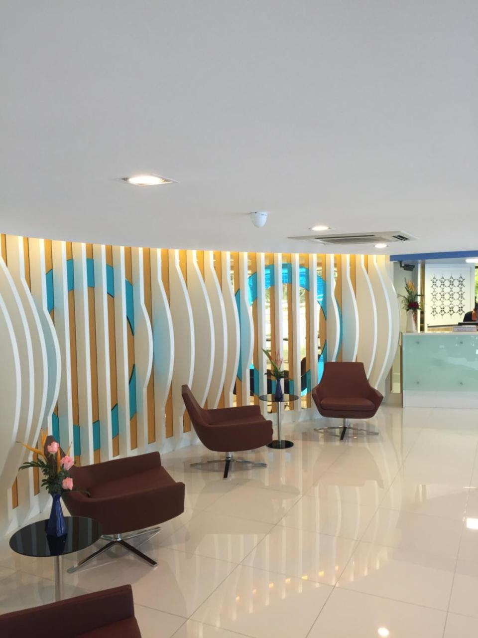 Grand Tower Inn Sathorn Hotel Bangkok Esterno foto